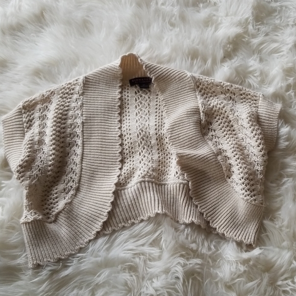 Crop cardigan knit crochet beige oatmeal sweater - Picture 1 of 3